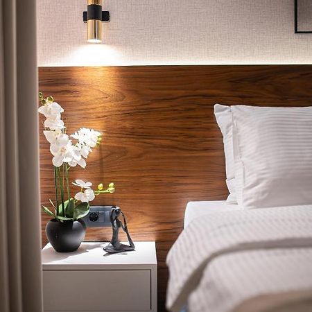 Enyana Luxury Suites Kotor Luaran gambar
