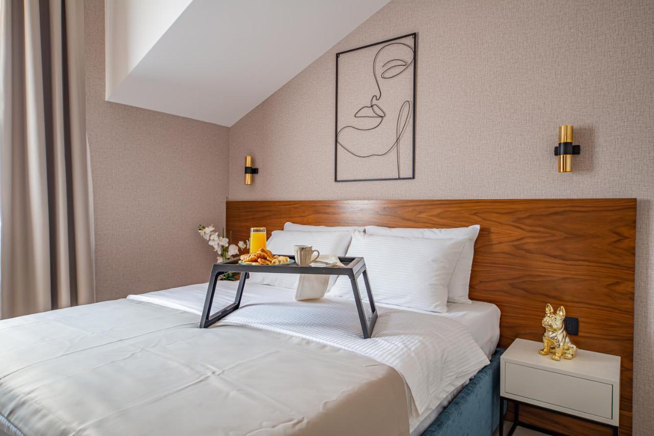 Enyana Luxury Suites Kotor Luaran gambar