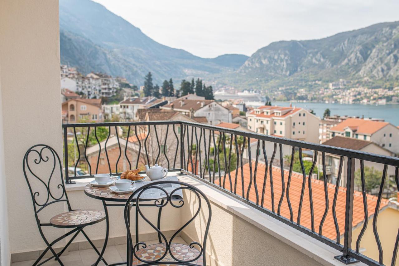 Enyana Luxury Suites Kotor Luaran gambar