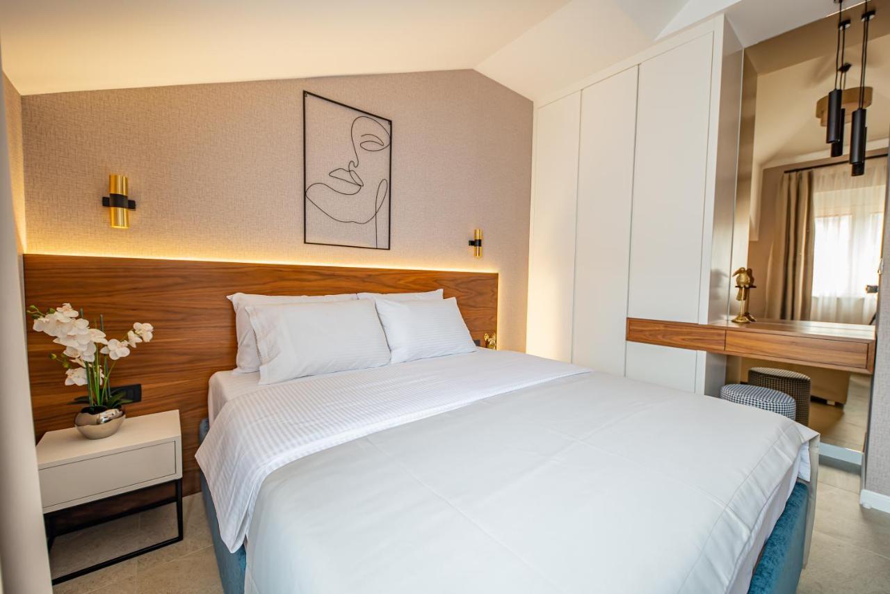 Enyana Luxury Suites Kotor Luaran gambar