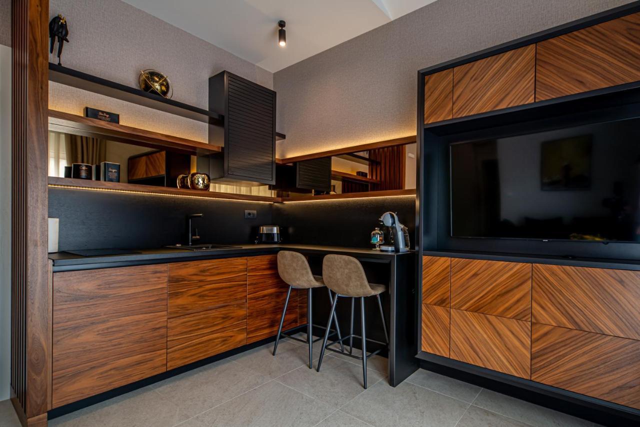 Enyana Luxury Suites Kotor Luaran gambar