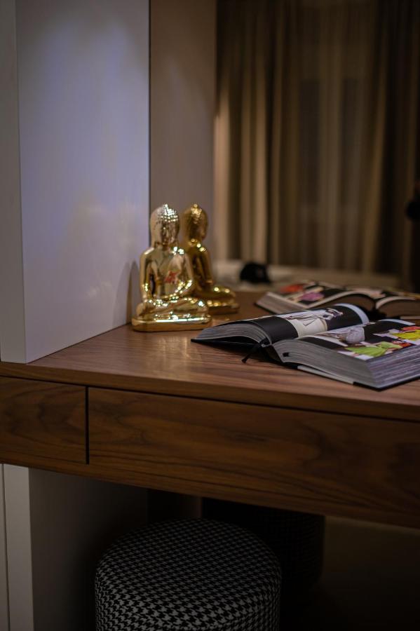 Enyana Luxury Suites Kotor Luaran gambar