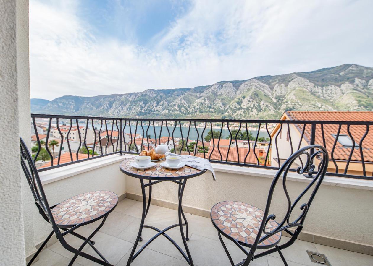 Enyana Luxury Suites Kotor Luaran gambar