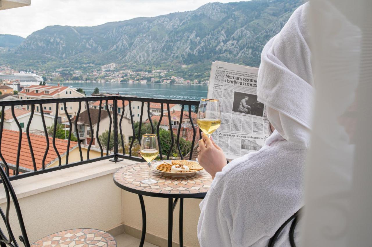 Enyana Luxury Suites Kotor Luaran gambar