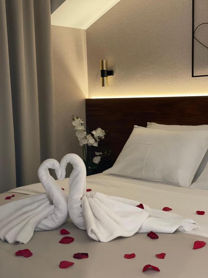 Enyana Luxury Suites Kotor Luaran gambar